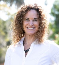 Marci Klein Headshot (3)
